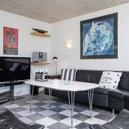 בית נופש Four-bedroom In