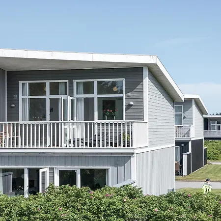 Four-bedroom In בית נופש